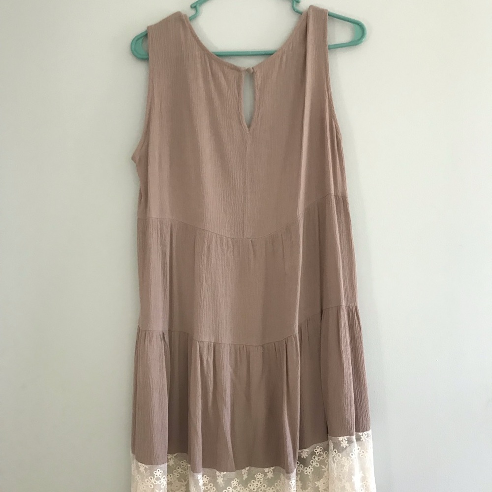 Dress - Picture 2 of 2
